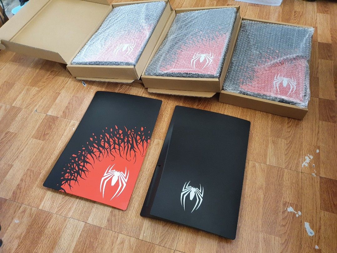 Spiderman Faceplates for ps5 (playstation 5) (Category: PlayStation) located in Manila. Submitted by kiddgamer (Listing ID 1296411816, Image 1). Description: Spiderman Themed Covers Faceplates - 1,799 Controller kit 1,299. Can be picked up or delivered thru Lbc Grab or Lalamove.