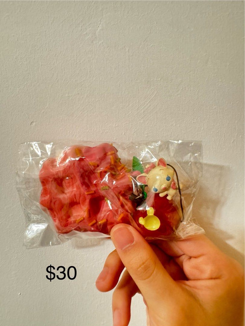 Squishy （分類：兒童玩具）位於 Hong Kong。 由 monaweedsa 提交（商品編號 1296499164，圖片 6）。簡介： defects and creases on some of the products 。