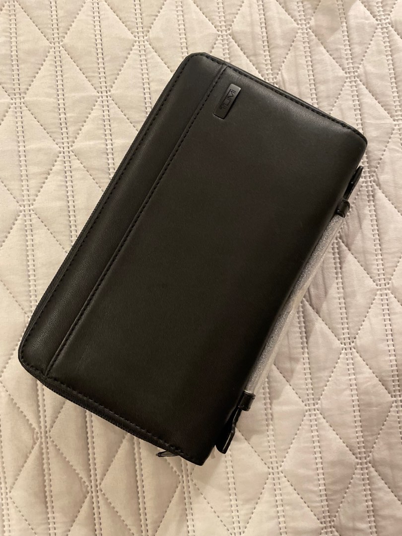 Tumi double zip around clutch 2025