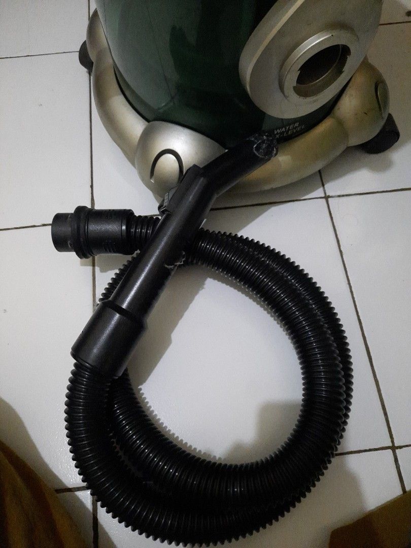 VACUUM CLEANER AOWA, Elektronik, Lainnya di Carousell