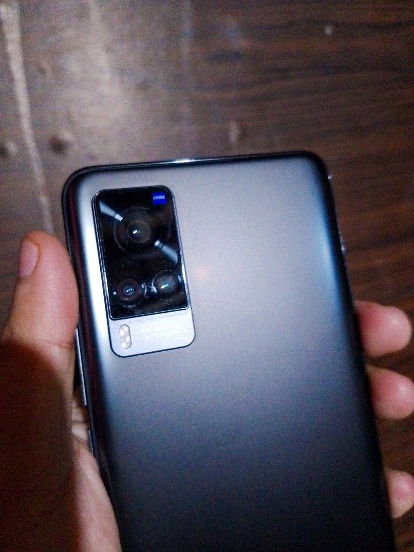 VIVO X60 FIX (Category: Vivo) located in Manila. Submitted by ianwats (Listing ID 1296446828, Image 3). Description: For sale Vivo x60 Origin Os China rom variant. Best for Mobile photography 98% smooth very presentable No issues Hardware and Performance walang pinalitan kahit screen check the vessels. gagamitin nalang QUICK SPECS 8/128 Android 13 Latest Origin OS AMOLED, 120Hz, HDR10+ Dual sim 5g Zeiss 48mp WITH ultra wide.Can shoot 4k video up 