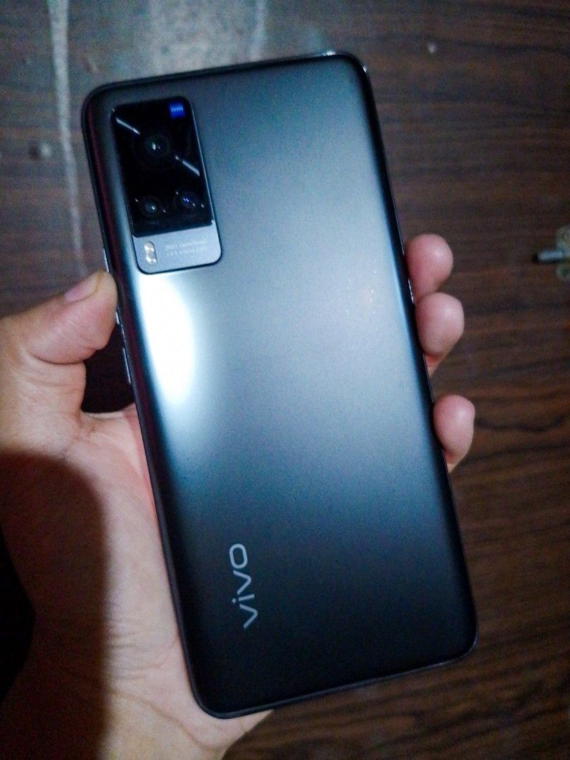 VIVO X60 FIX (Category: Vivo) located in Manila. Submitted by ianwats (Listing ID 1296446828, Image 2). Description: For sale Vivo x60 Origin Os China rom variant. Best for Mobile photography 98% smooth very presentable No issues Hardware and Performance walang pinalitan kahit screen check the vessels. gagamitin nalang QUICK SPECS 8/128 Android 13 Latest Origin OS AMOLED, 120Hz, HDR10+ Dual sim 5g Zeiss 48mp WITH ultra wide.Can shoot 4k video up 