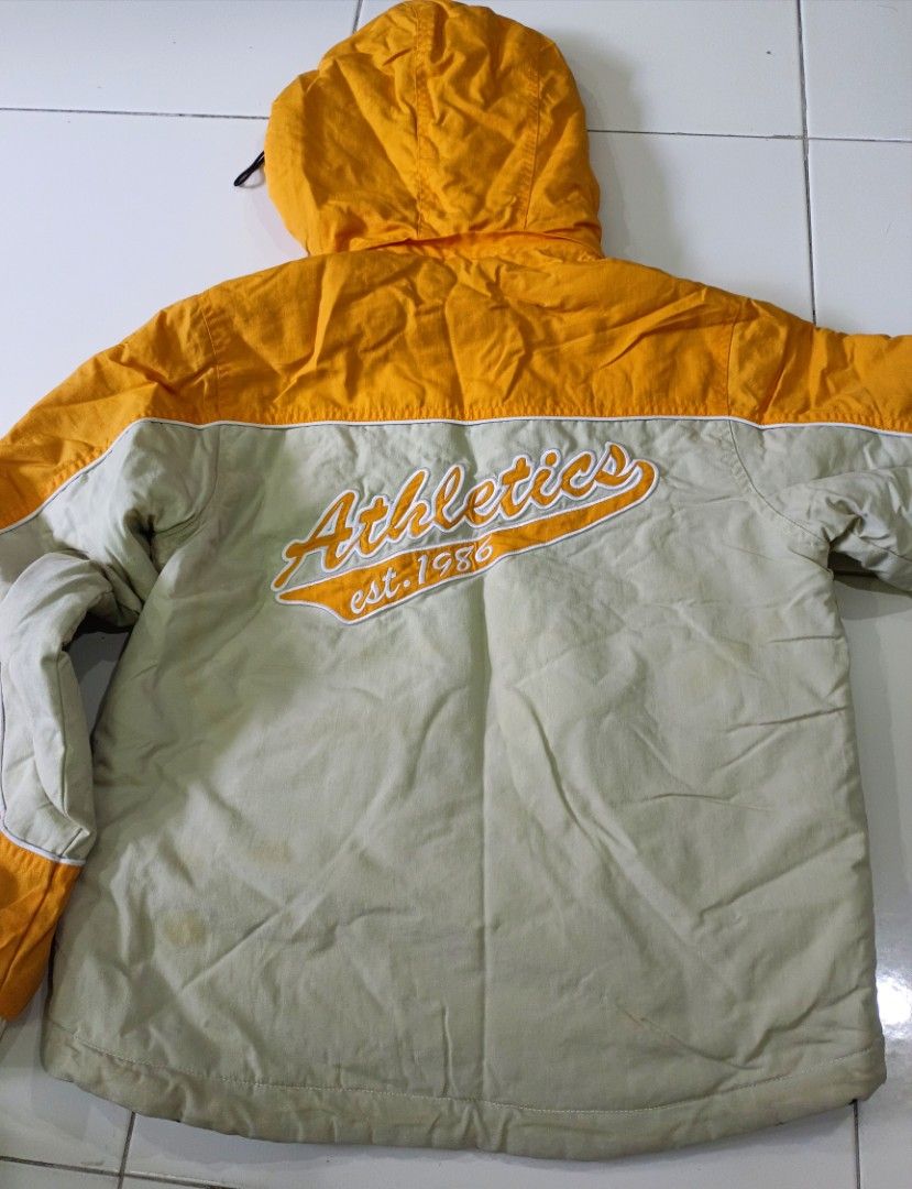 Winter jacket (Category: Babies & Kids Fashion) located in Singapore. Submitted by kantana (Listing ID 1296468108, Image 2). Description: Winter jacket for $10. Hood can be detached. (3rd pic) Measurements of jacket -pic 4 to 6..