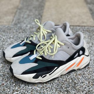 yeezy wave runner 700 size 7.5