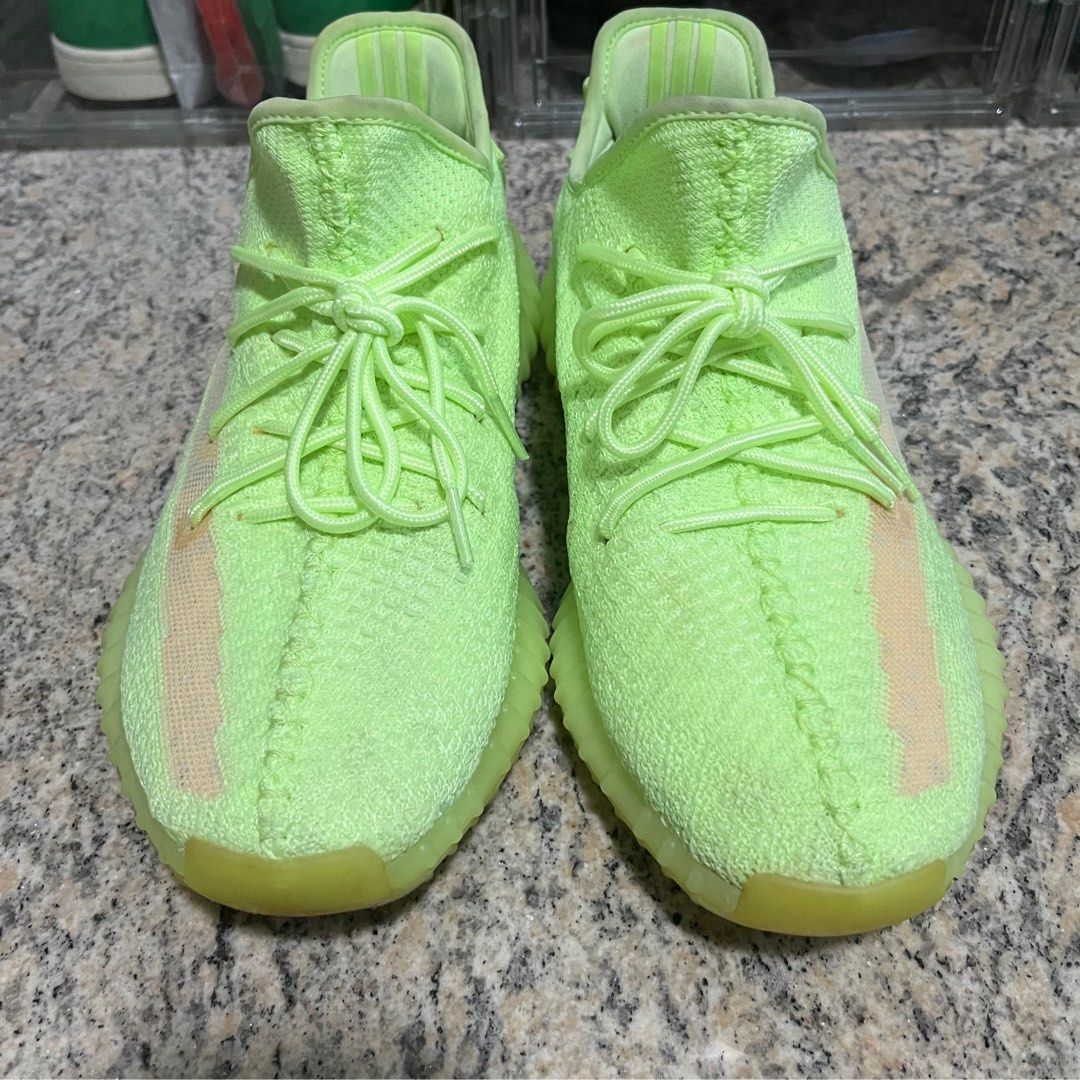 yeezy 350 v2 gid glow