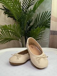 (Category: ) located in . Submitted by shopwithelyna (Listing ID 1296434610, Image 1). Description: .