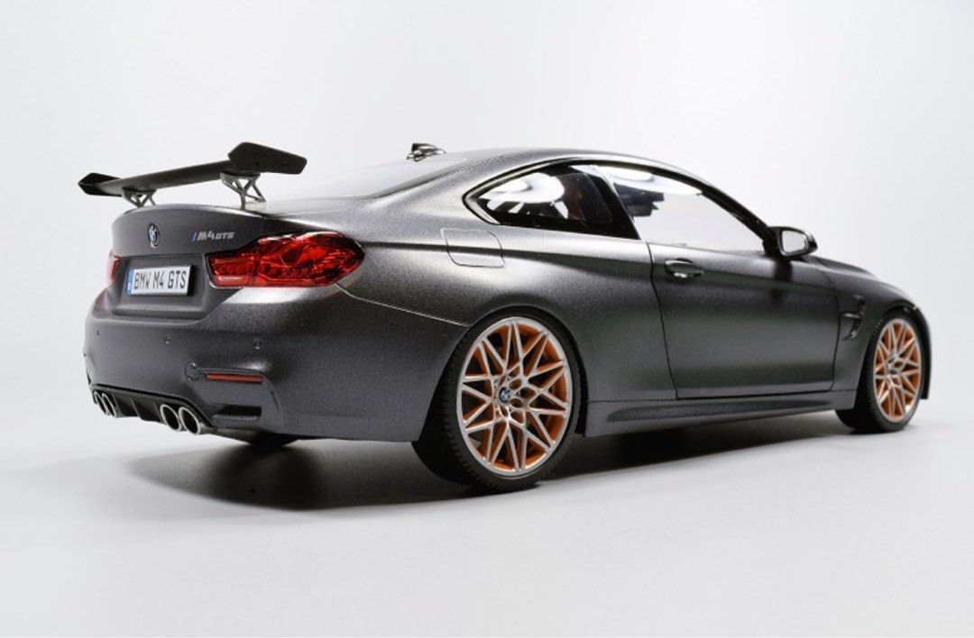 1/18 BMW M4 GTS - STORM GREY BLACK 2016 MINICHAMPS, Hobbies & Toys
