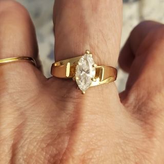 14k real gold, solitaire diamond ring Size 6