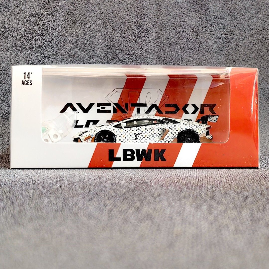 1/64 Lamborghini Aventador LP700-4 LBWK in LV Livery with Bear Figure ...