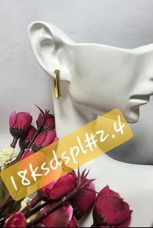 18k Saudi Gold Loop Oval Earrings