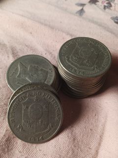 1972 and 1974 peso coin