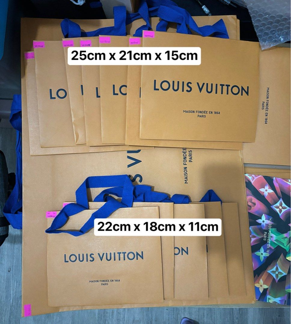 ‼️ Authentic LV Small Paperbag (Category: Luxury Bags & Wallets) located in Quezon City. Submitted by box.luxebycheng (Listing ID 1300869208, Image 1). Description: Sale LV Small Paper Bag 💯 Original ✅ wallets, shades, belts ✅ good - very good condition 📌Php 350 each Please remember that you are about to purchase a preloved item. There might be some signs of usage/storage. Refer carefully to the photos provided. Ask for more photos if the provi