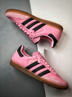 (Category: ) located in . Submitted by lovely_shoes (Listing ID 1300900889, Image 1). Description: .