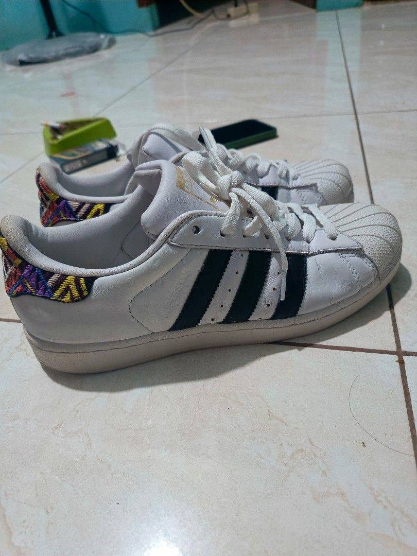 adidas superstar white core multi embroidery Fesyen Pria Sepatu Sneakers di Carousell