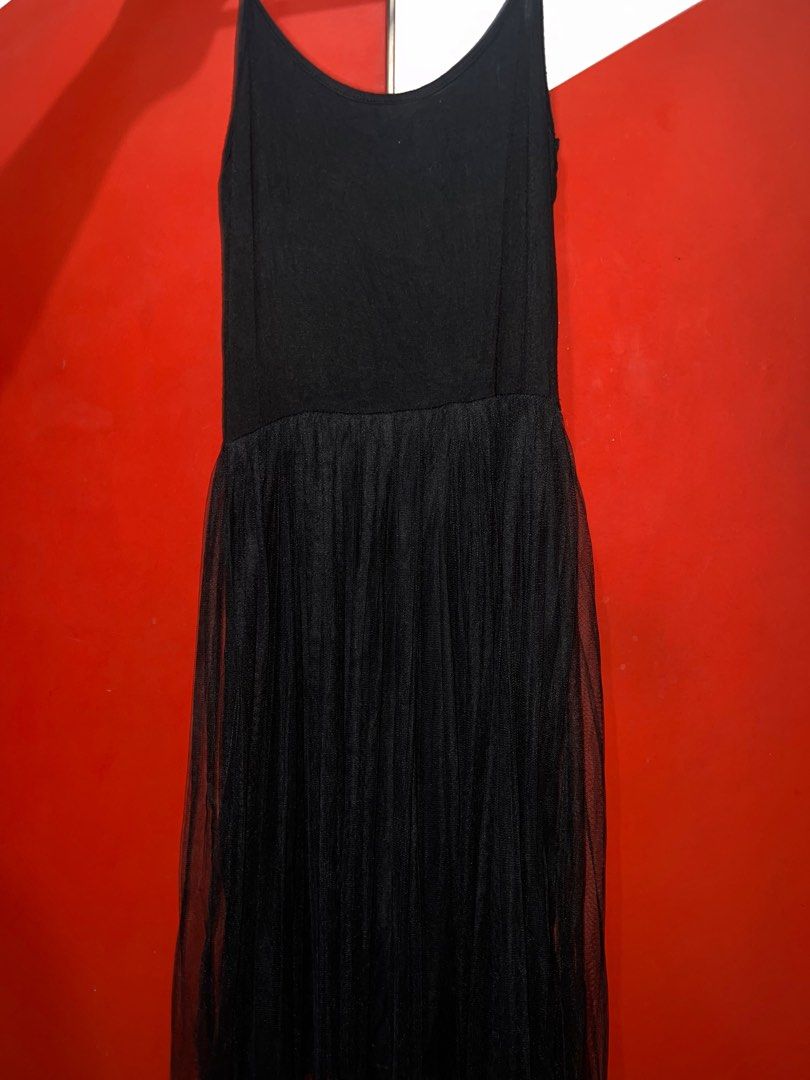 Black Sleeveless Dress (Category: Dresses) located in Manila. Submitted by _glowkey (Listing ID 1300929863, Image 1). Description: can fit small-medium.