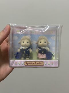 (Category: ) located in . Submitted by sylvanianfriend (Listing ID 1300901462, Image 1). Description: .