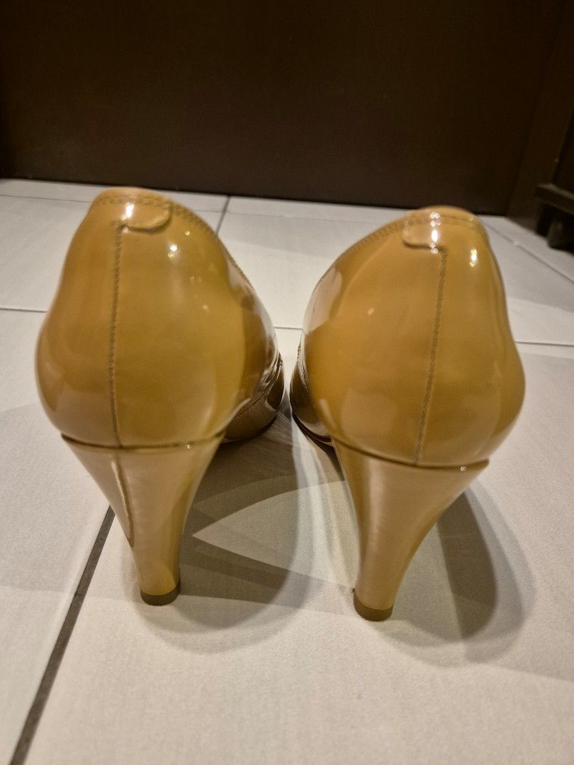 Clarks Dalia Rose Women s Fashion Footwear Heels on Carousell