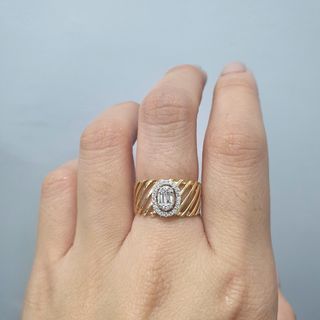 diamond ring Tw763-8 18k 4.27g 0.23tcw 6.75"
COD METRO MANILA