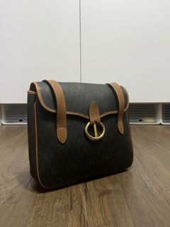 （分類：）位於 。 由 timeless.edit 提交（商品編號 1300876407，圖片 1）。簡介： 。