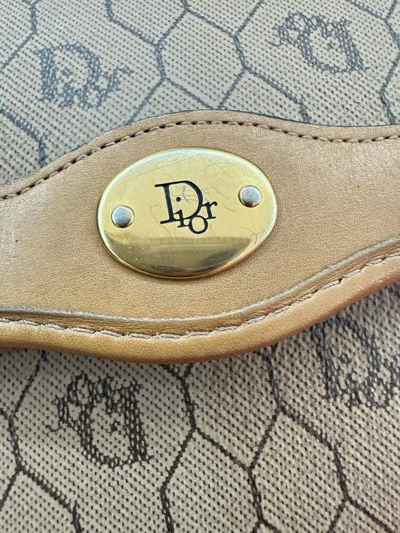 💯DiOR Sling bag (Category: Luxury Bags & Wallets) located in General Santos City (Dadiangas). Submitted by braverabbit.67 (Listing ID 1300933890, Image 3). Description: Orig💯✅ Christian dior sling bag Small size Rank A-ab 📌𝗦𝘂𝗿𝗲 𝗯𝘂𝘆𝗲𝗿 𝗺𝗮𝘆 𝗿𝗲𝗾𝘂𝗲𝗦𝘁 𝗺𝗼𝗿𝗲 𝗱𝗲𝘁𝗮𝗶𝗹𝗲𝗱 𝗽𝗶𝗰𝗦📸📸.