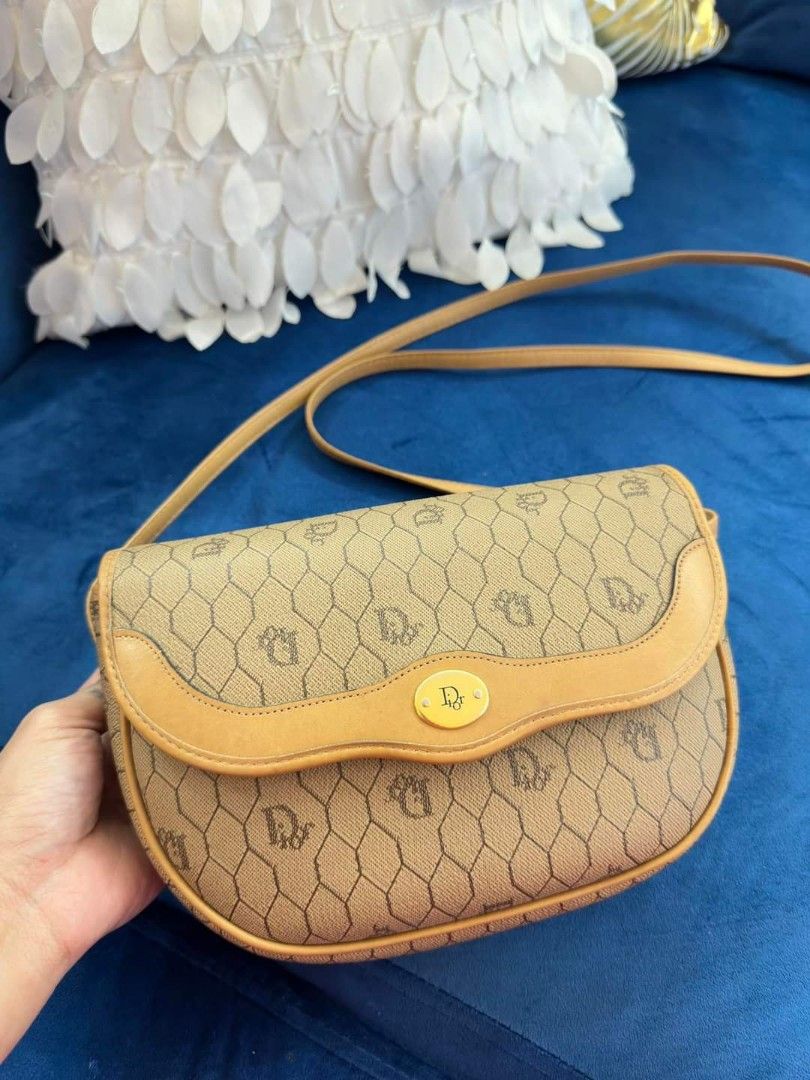 💯DiOR Sling bag (Category: Luxury Bags & Wallets) located in General Santos City (Dadiangas). Submitted by braverabbit.67 (Listing ID 1300933890, Image 2). Description: Orig💯✅ Christian dior sling bag Small size Rank A-ab 📌𝗦𝘂𝗿𝗲 𝗯𝘂𝘆𝗲𝗿 𝗺𝗮𝘆 𝗿𝗲𝗾𝘂𝗲𝗦𝘁 𝗺𝗼𝗿𝗲 𝗱𝗲𝘁𝗮𝗶𝗹𝗲𝗱 𝗽𝗶𝗰𝗦📸📸.