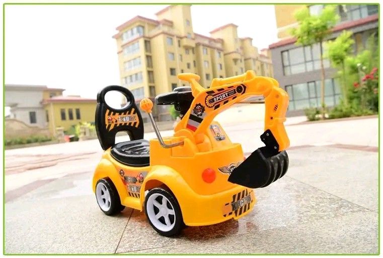 EXCAVATOR (Category: Construction Tools & Equipment) located in Manila. Submitted by bongsy999mall (Listing ID 1300936408, Image 1). Description: .