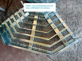 FAST FABRICATION Cable trays with wiremesh HDG Finished with division