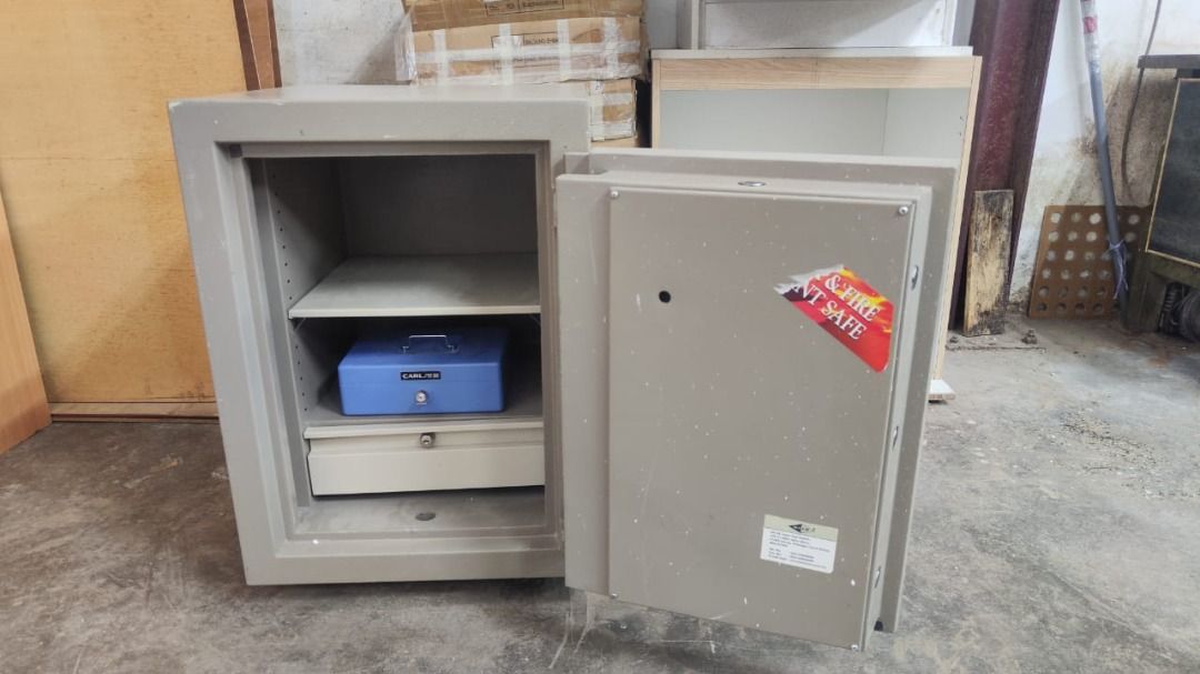 Fire Protection Safety Box (Moem Compact Safe MS300), Furniture & Home ...
