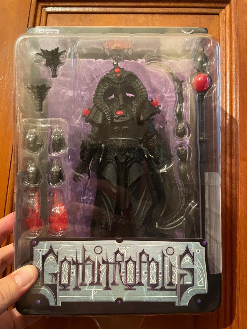 Gothitropolis Scarabus “Dark Talisman” figure from the Four 