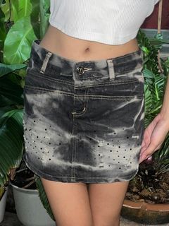 Gray acid wash mini skirt • y2k