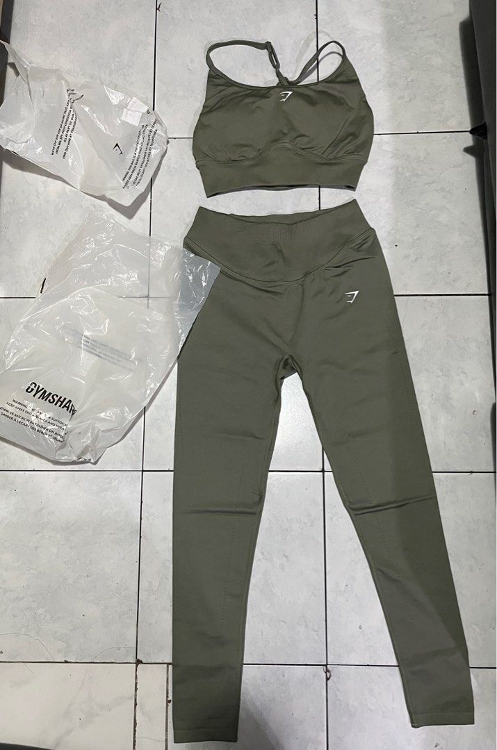 GYMSHARK BRANDNEW SET (Category: Sets or Coordinates) located in Manila. Submitted by lovesport (Listing ID 1300896213, Image 1). Description: GYMSHARK.