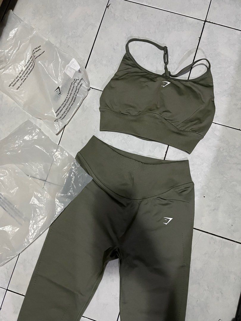 GYMSHARK BRANDNEW SET (Category: Sets or Coordinates) located in Manila. Submitted by lovesport (Listing ID 1300896213, Image 2). Description: GYMSHARK.