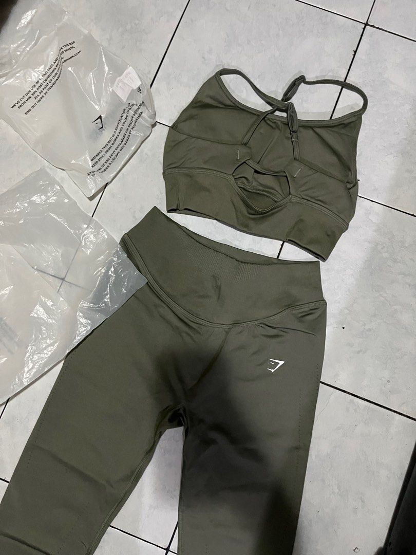 GYMSHARK BRANDNEW SET (Category: Sets or Coordinates) located in Manila. Submitted by lovesport (Listing ID 1300896213, Image 3). Description: GYMSHARK.