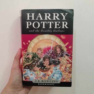 HARRY POTTER and the Deathly Hallows (First Edition, 2007)