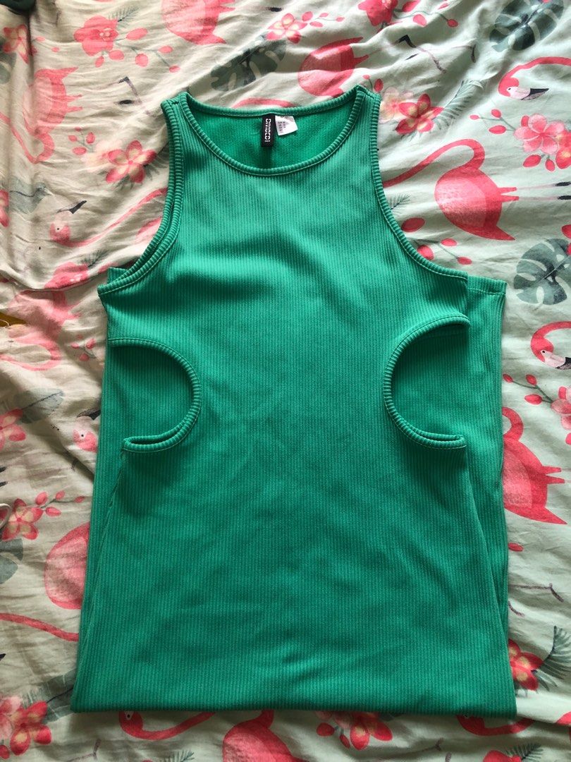 H&M body fitted dress (Category: Dresses) located in Valenzuela. Submitted by decluttering.manila (Listing ID 1300821281, Image 1). Description: once used.