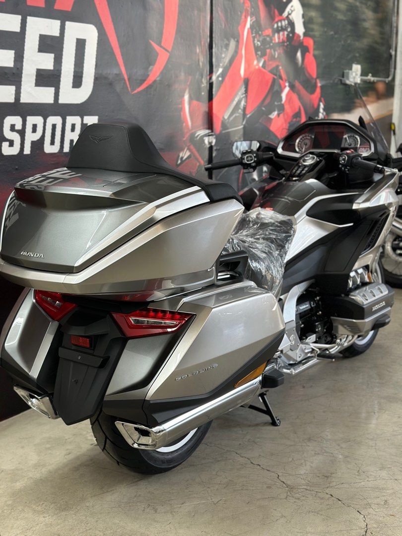 HONDA GOLDWING 1800 DCT NEW GOLD WING1800 DCT 2023 AGENT UNIT CLASS 2 TOURING BIKE BOON SIEW HONDA SINGAPORE 1800 CC LEGEND TOURING MACHINE Motorcycles Motorcycles for Sale Class 2 on Carousell
