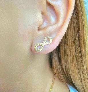 Infinity Stud Earrings in 18Karat Saudi Gold