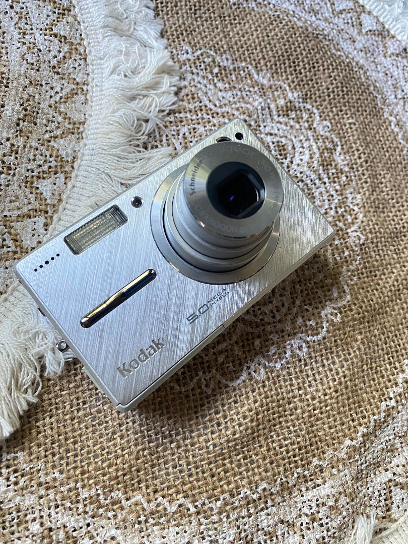 Kodak EasyShare V550, Photography, Cameras on Carousell