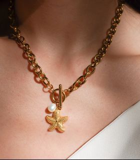 La Rosa Layla Gold Chain Pearl Necklace