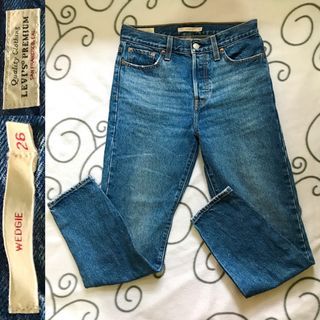 LEVIS Wedgie Icon Jeans
