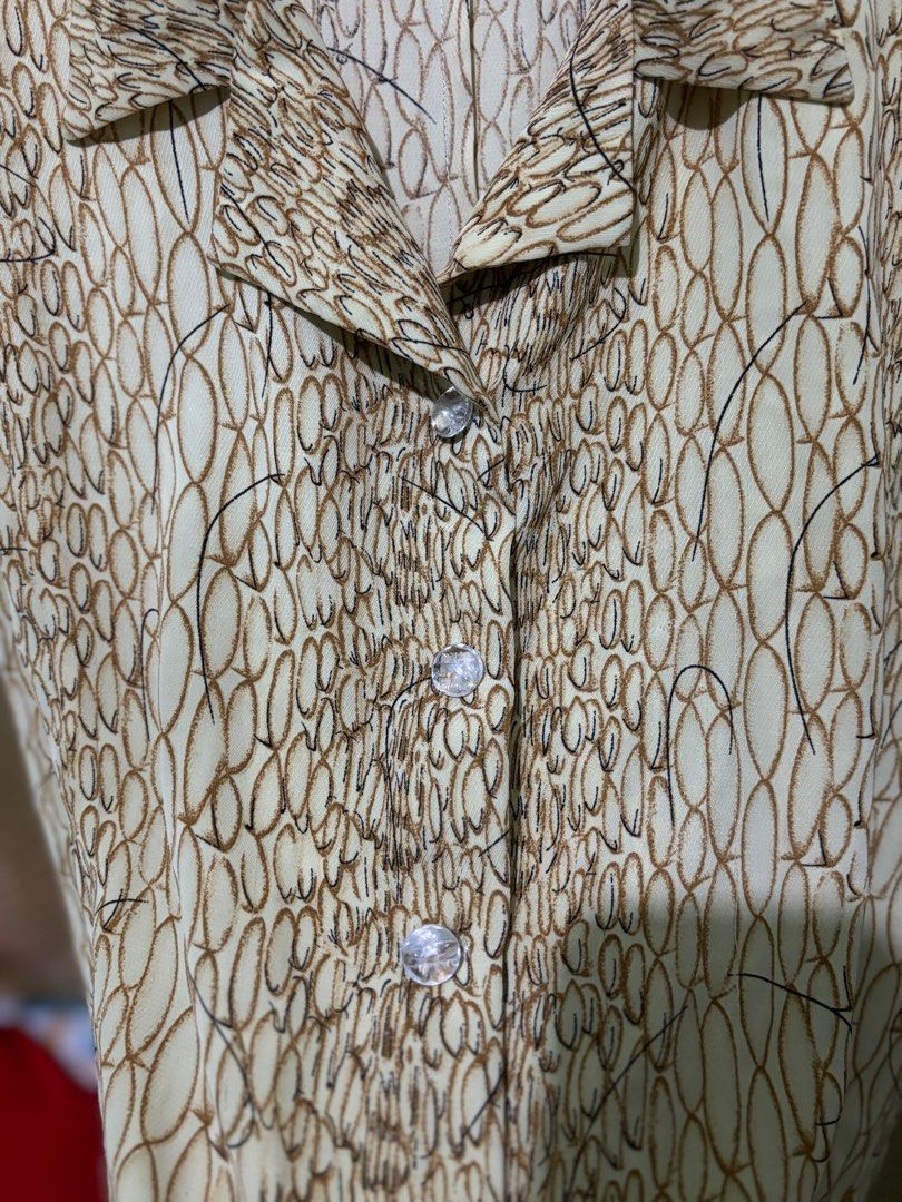 LONGSLEEVES FOR OFFICE /FORMAL GEORGETTE FABRIC (Category: Longsleeves) located in San Fernando. Submitted by adadp24 (Listing ID 1300877477, Image 3). Description: PRELOVED RFS - Decluttering Closet size L to 2XL Shoulder 17 inches Bust up to 46 Waist 44 Length 27 inches Issue No buttons na asa arm sleeve.