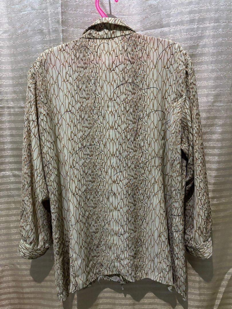 LONGSLEEVES FOR OFFICE /FORMAL GEORGETTE FABRIC (Category: Longsleeves) located in San Fernando. Submitted by adadp24 (Listing ID 1300877477, Image 2). Description: PRELOVED RFS - Decluttering Closet size L to 2XL Shoulder 17 inches Bust up to 46 Waist 44 Length 27 inches Issue No buttons na asa arm sleeve.