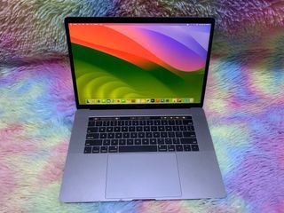 MacBook Pro 2019 15-inches Core i7 32gb Ram 256gb Storage