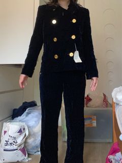 （分類：）位於 。 由 izzy.thrifts_ 提交（商品編號 1300861630，圖片 1）。簡介： 。
