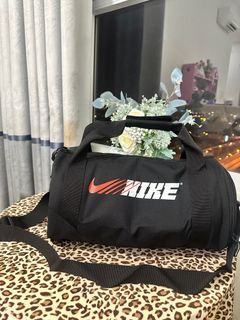 Nike dri-fit duffle bag in black