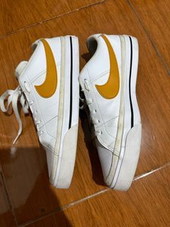 Nike shoes size 42.5 mens