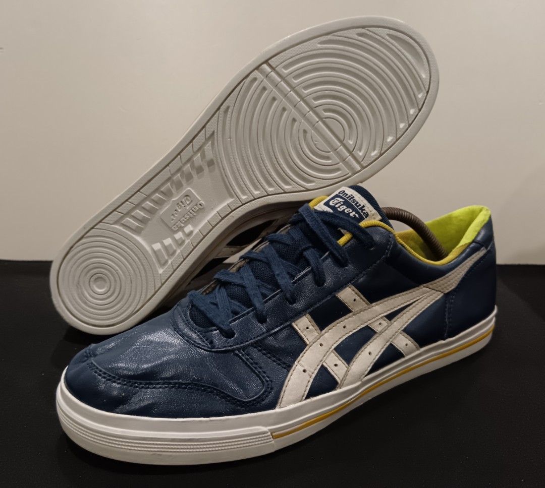 Asics onitsuka aaron shop