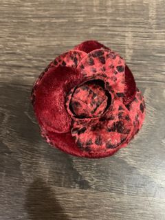Red cloth brooch
