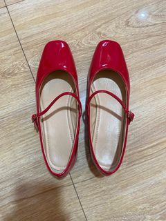 Red Mary Janes Size 7