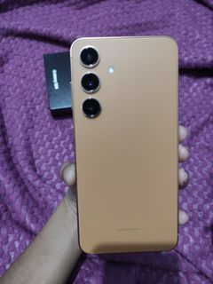 Samsung S24 in Sandstone Orange 8gb/256gb